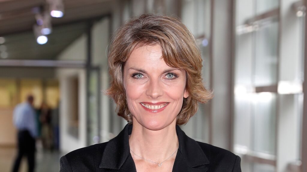 Marietta Slomka und Brustkrebs: Fakten, Gerüchte und öffentliche Wahrnehmung Marietta Slomka und Brustkrebs: Fakten, Gerüchte und öffentliche Wahrnehmung